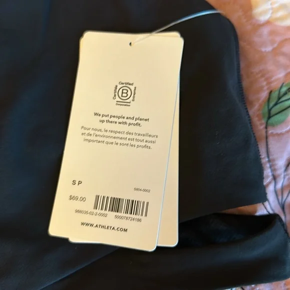 Athleta Conscious Cut Out Crop Sport bra size A-C Small nwt black - Picture 3 of 7